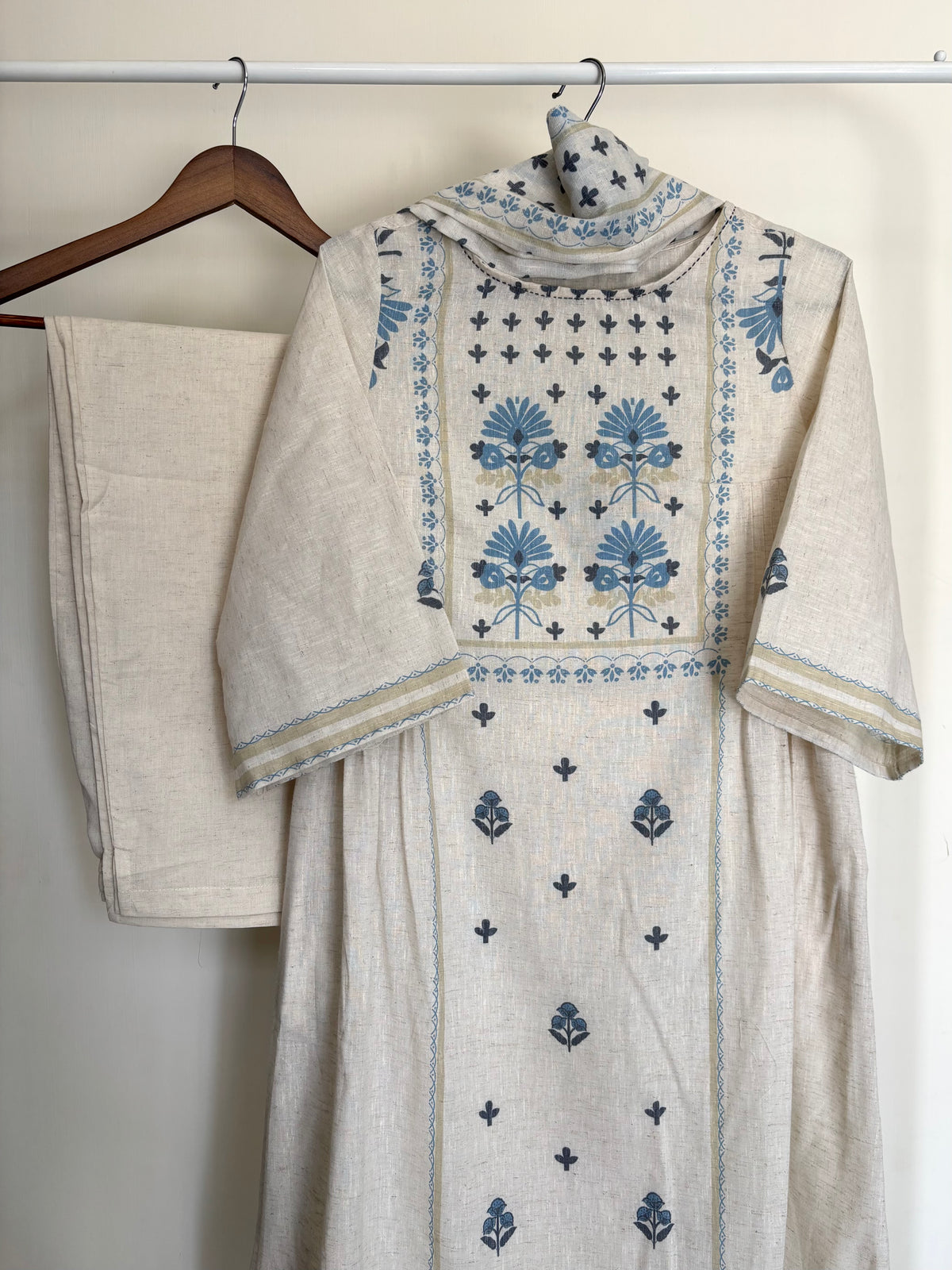 Off-White & Blue Floral Linen Cotton Suit Set