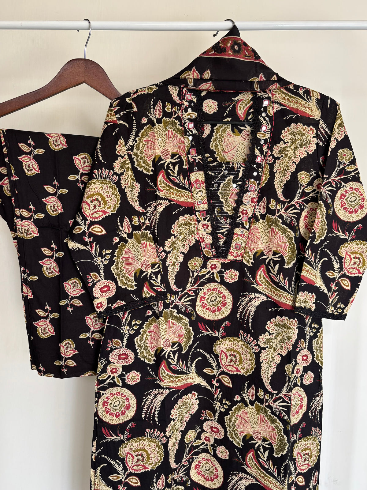 Black Kalamkari Floral Printed Cotton Suit Set